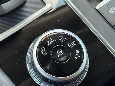 Used 2024 Mitsubishi Outlander FWD image 20