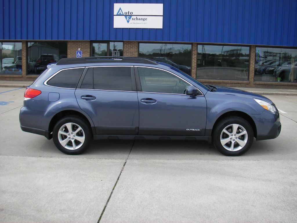 Used 2014 Subaru Outback 2.5i Limited AWD/4WD image 4