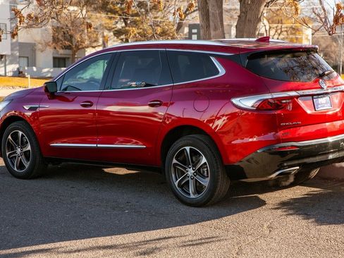 Used 2022 Buick Enclave Essence w/ Sport Touring Edition image 7