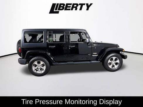 Used 2017 Jeep Wrangler Unlimited Sahara w/ Connectivity Group image 9