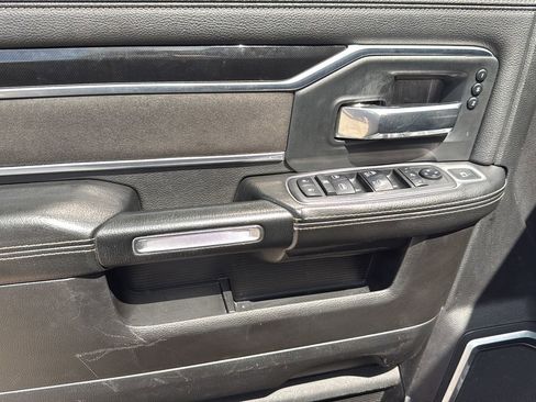 Used 2019 RAM 2500 Laramie AWD/4WD image 6