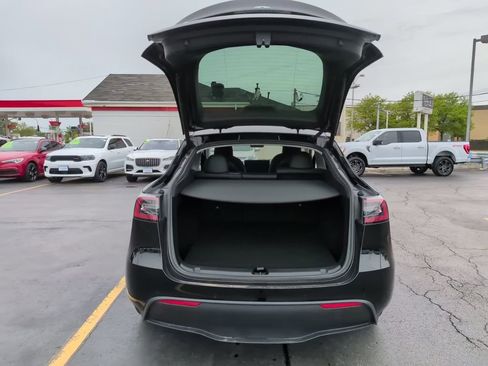 Used 2022 Tesla Model Y Long Range AWD/4WD image 15