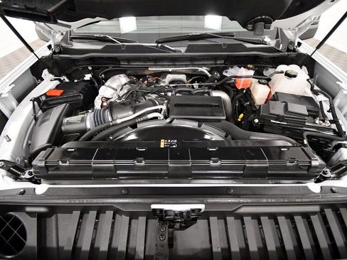 Used 2024 Chevrolet Silverado 2500 LT w/ Convenience Package image 11