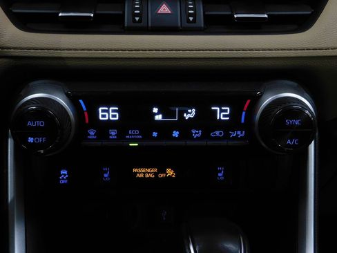 Used 2020 Toyota RAV4 Limited w/ Carpet Mat Package image 47