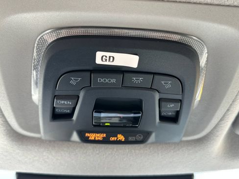 Used 2026 Toyota Corolla Cross XLE AWD/4WD image 31