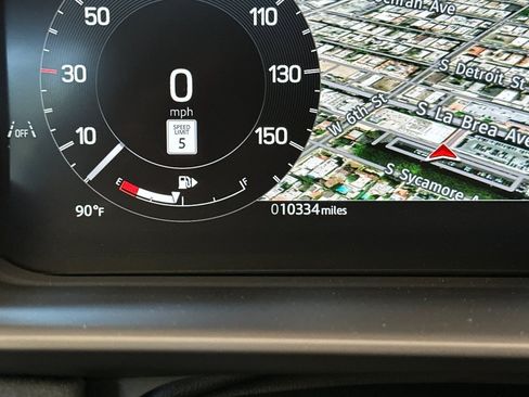 Used 2025 Land Rover Discovery S AWD/4WD image 23