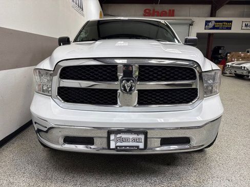 Used 2020 RAM 1500 Classic SLT image 2