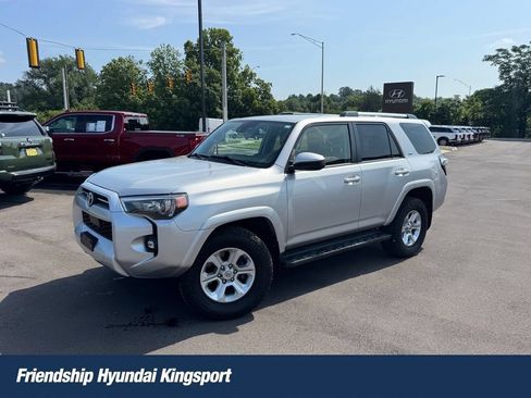 Used 2021 Toyota 4Runner SR5 AWD/4WD image 1