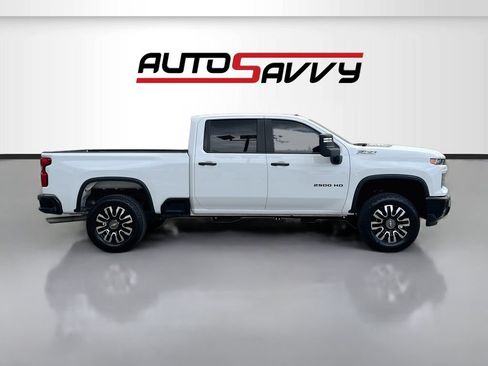 Used 2024 Chevrolet Silverado 2500 Custom w/ Custom Convenience Package AWD/4WD image 8