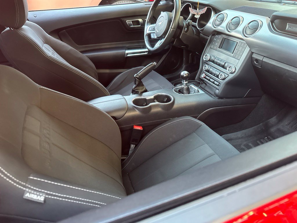 Used 2019 Ford Mustang GT w/ Black Accent Package RWD image 4