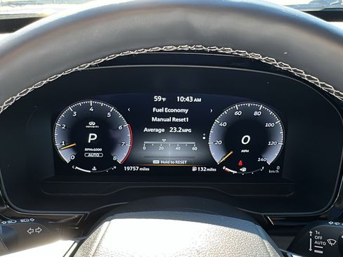 Certified 2025 INFINITI QX60 Sensory image 17