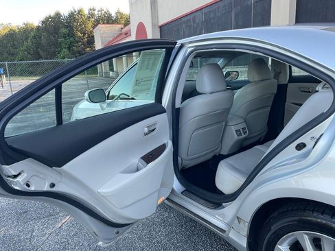 Used 2010 Lexus ES 350 w/ Luxury Package image 15