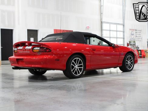 Used 2002 Chevrolet Camaro Z28 w/ SS Performance/Appearance Pkg image 13