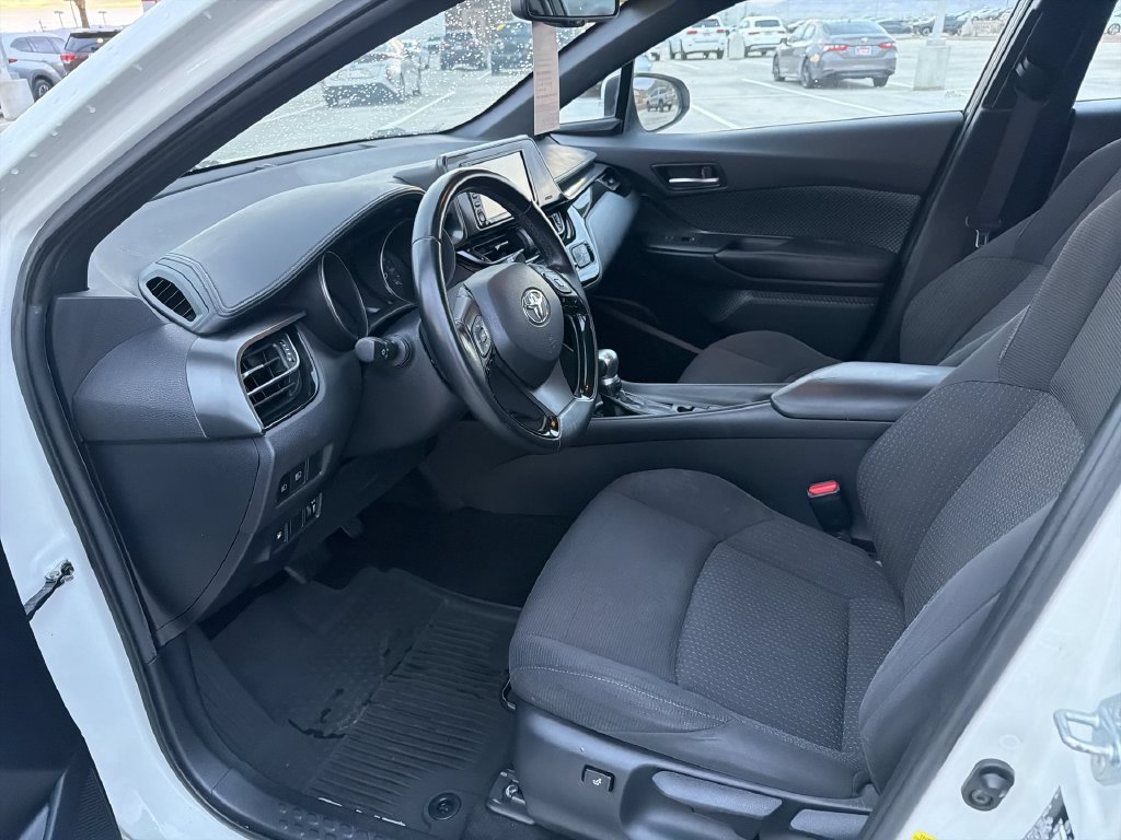 Used 2018 Toyota C-HR XLE FWD image 25