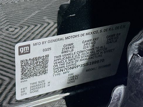 Used 2025 Chevrolet Equinox EV LT FWD image 12