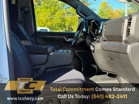 Certified 2024 GMC Sierra 2500 SLT image 16