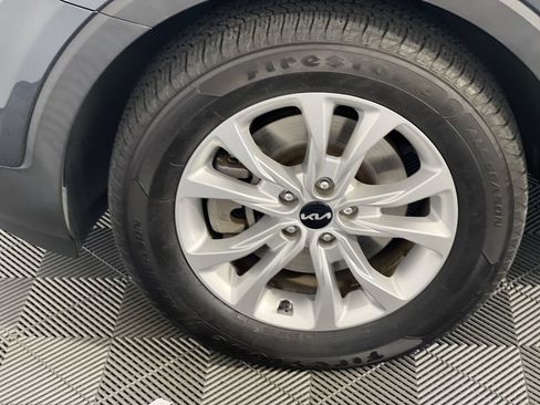 Certified 2022 Kia Telluride LX FWD image 7