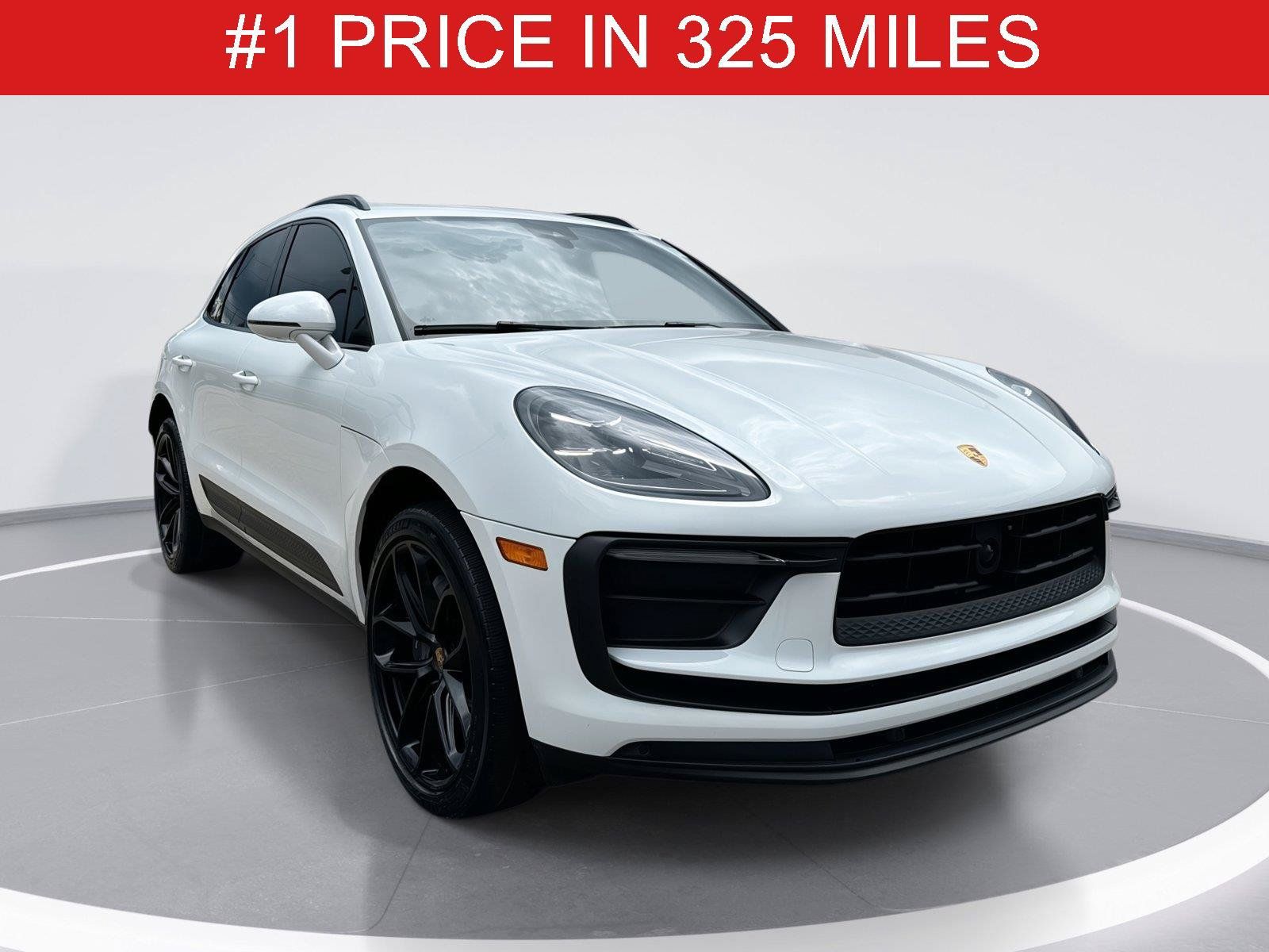 Used 2022 Porsche Macan AWD/4WD image 1