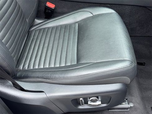 Used 2022 Land Rover Discovery Sport SE image 49