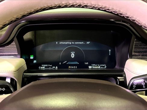 Used 2022 Lincoln Nautilus Black Label w/ Class II Trailer Tow Package image 13