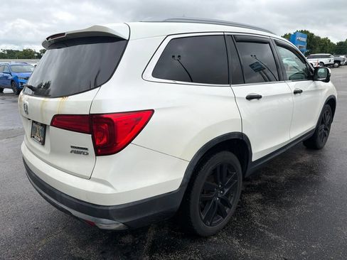 Used 2017 Honda Pilot Touring image 3
