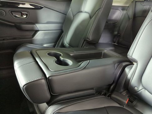 Certified 2024 Honda Pilot Touring image 33