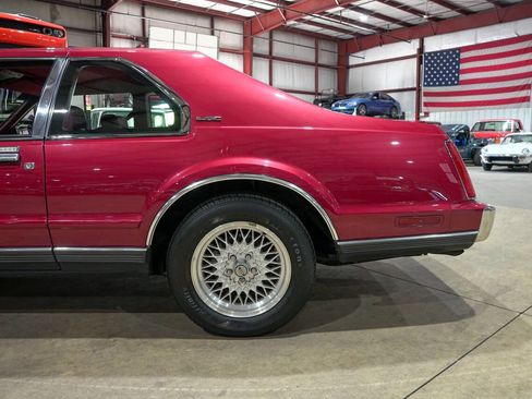 Used 1990 Lincoln Mark VII LSC RWD image 5
