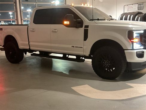 Used 2022 Ford F350 Lariat w/ Black Appearance Package image 8