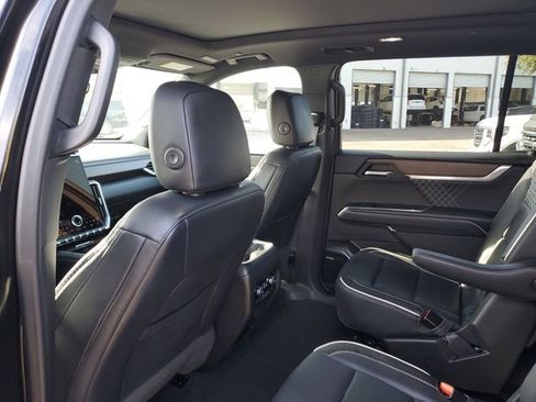 Used 2024 GMC Acadia Denali w/ Super Cruise Package image 9