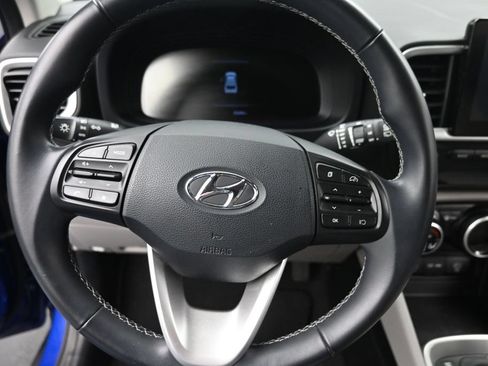Used 2023 Hyundai Venue SEL w/ Cargo Package FWD image 18