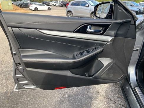 Used 2023 Nissan Maxima SV w/ Floor Mat Group FWD image 19