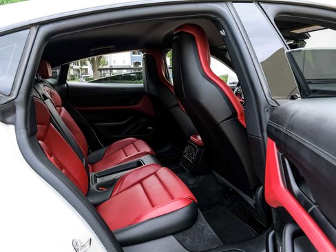 Used 2022 Porsche Taycan RWD image 39