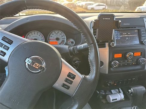 Used 2016 Nissan Frontier PRO-4X image 11