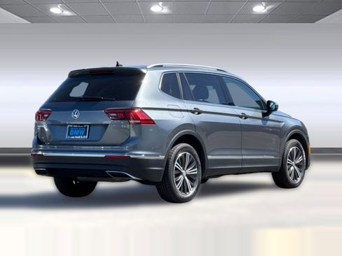 Used 2018 Volkswagen Tiguan SEL FWD image 8