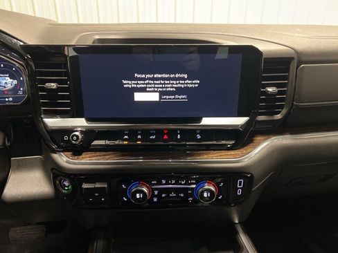 Certified 2023 GMC Sierra 1500 Elevation w/ Preferred Package AWD/4WD image 18