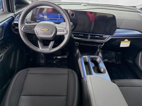 New 2026 Chevrolet Equinox EV LT AWD/4WD image 2