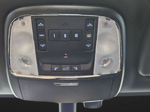 Used 2016 Jeep Grand Cherokee Overland AWD/4WD image 33