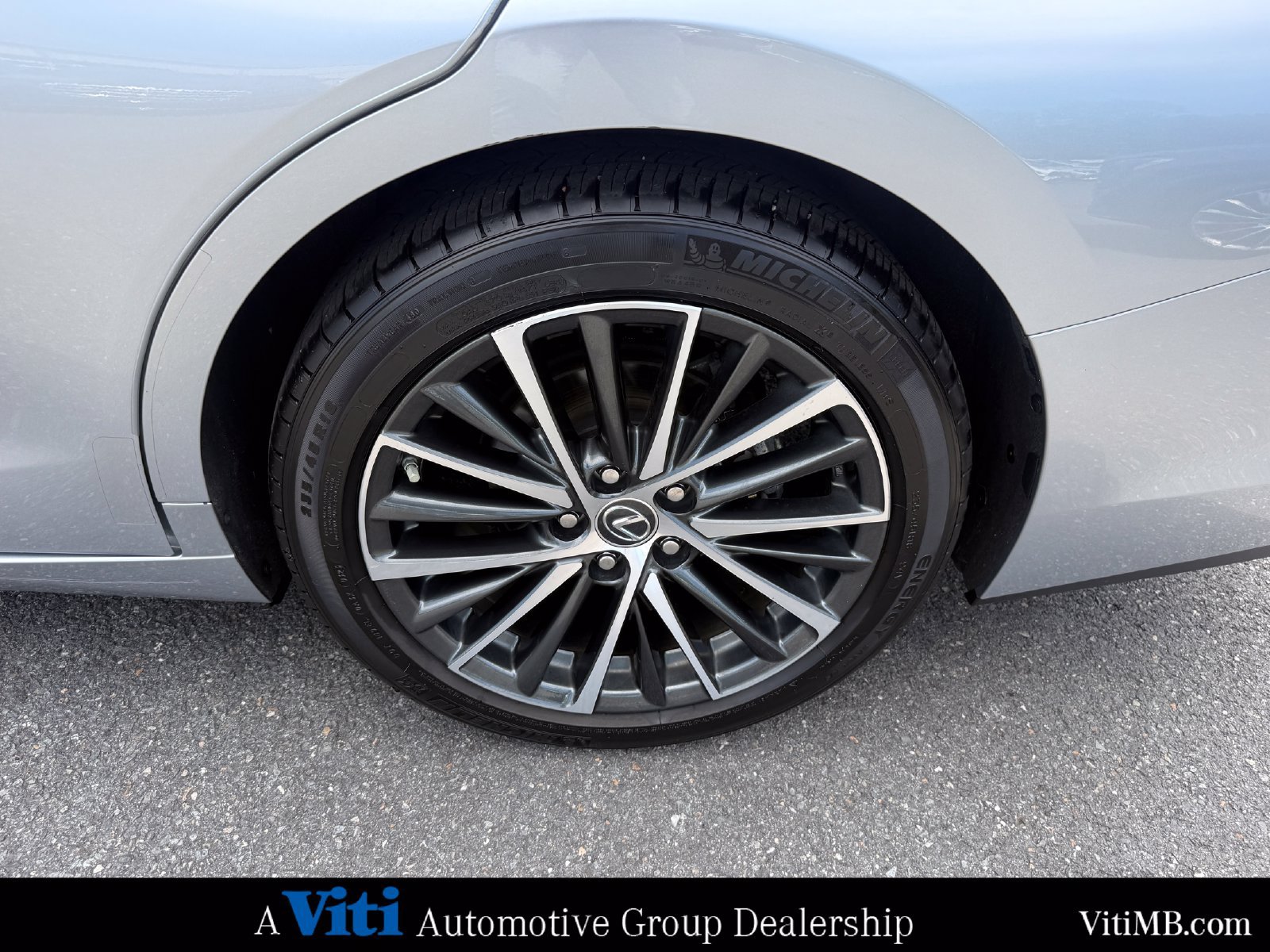 Used 2023 Lexus ES 350 w/ Premium Package FWD image 13