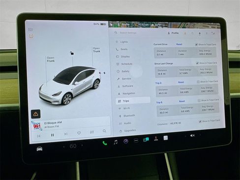 Used 2021 Tesla Model Y Standard Range image 53