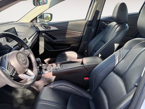 Used 2018 MAZDA MAZDA3 Touring image 9