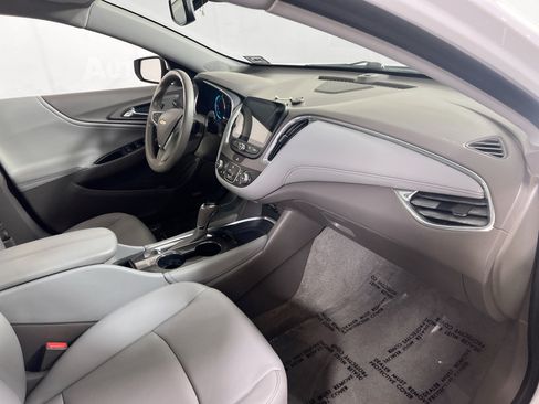 Used 2017 Chevrolet Malibu LT w/ Leather Package FWD image 28