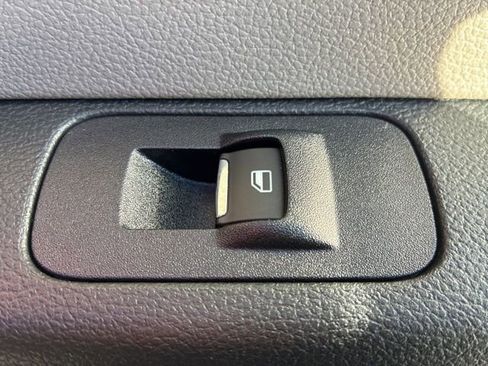 Used 2020 Ford F150 XLT image 28