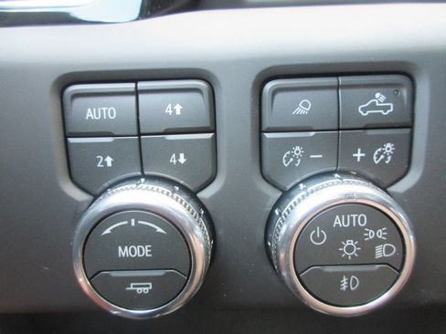 New 2026 GMC Sierra 3500 Denali Ultimate AWD/4WD image 17