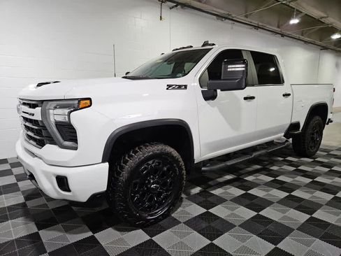 Used 2024 Chevrolet Silverado 3500 LT w/ Z71 Sport Edition AWD/4WD image 6