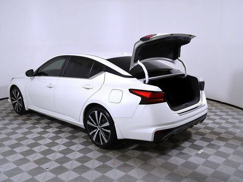 Used 2021 Nissan Altima 2.5 SR FWD image 11
