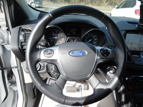 Used 2016 Ford Escape Titanium image 11