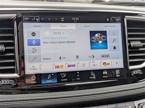 New 2026 Chrysler Pacifica Limited w/ Trailer Tow Group image 21