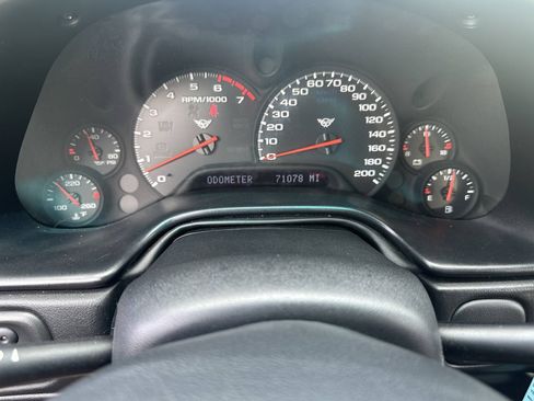 Used 2001 Chevrolet Corvette Convertible w/ Preferred Equipment Group2 RWD image 22