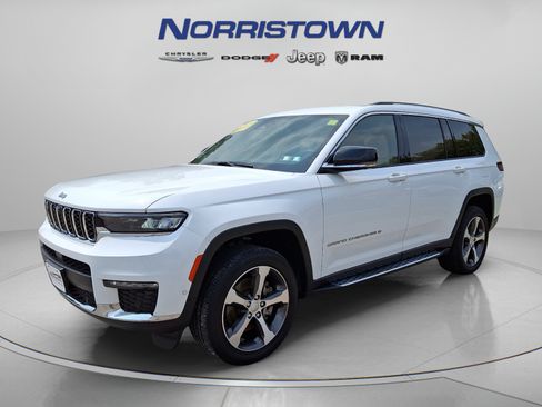 Certified 2023 Jeep Grand Cherokee L Limited w/ Luxury Tech Group II AWD/4WD image 3