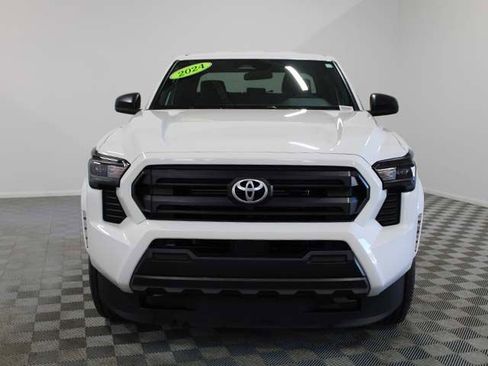 Used 2024 Toyota Tacoma SR AWD/4WD image 9